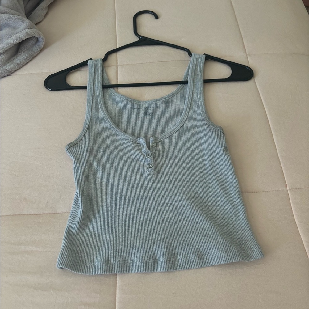 🩶Brandy Melville basic grey ripped tank top 🩶